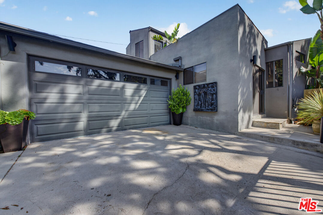 1727 Delaware Ave