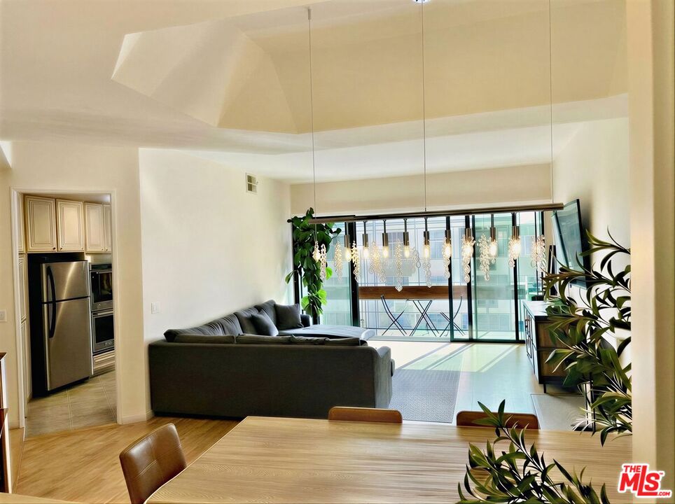 750 S Bundy Dr Unit: 203