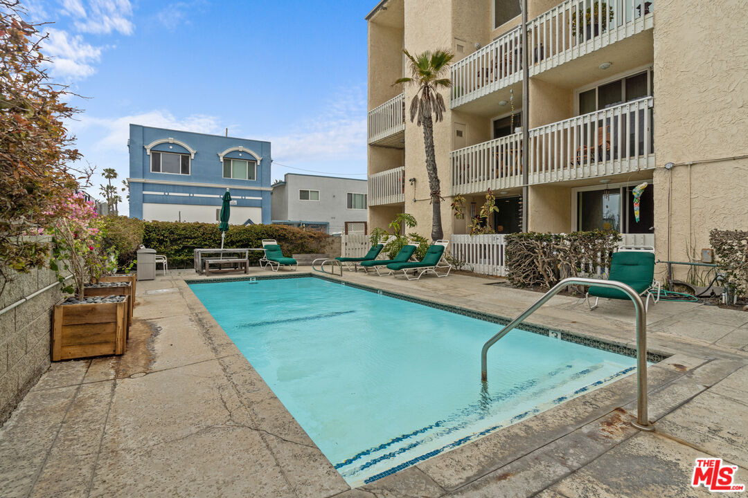 22 Navy St Unit: 202