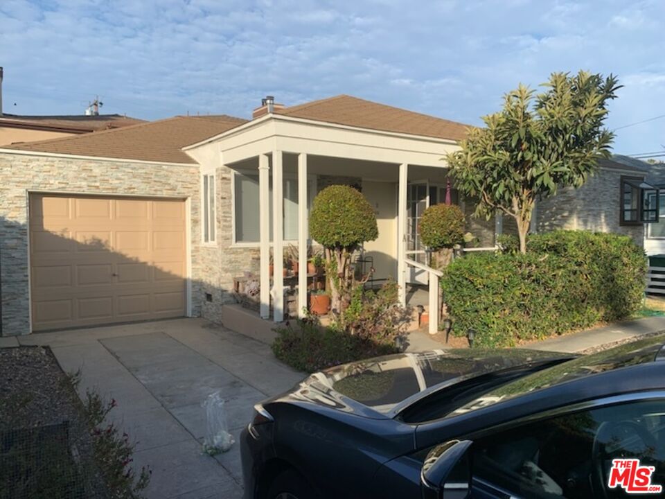 3866 Bentley Ave Unit: B