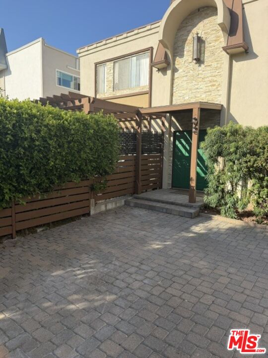 1921 Pelham Ave Unit: 1