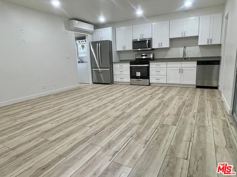 1447 S Westgate Ave Unit: 3