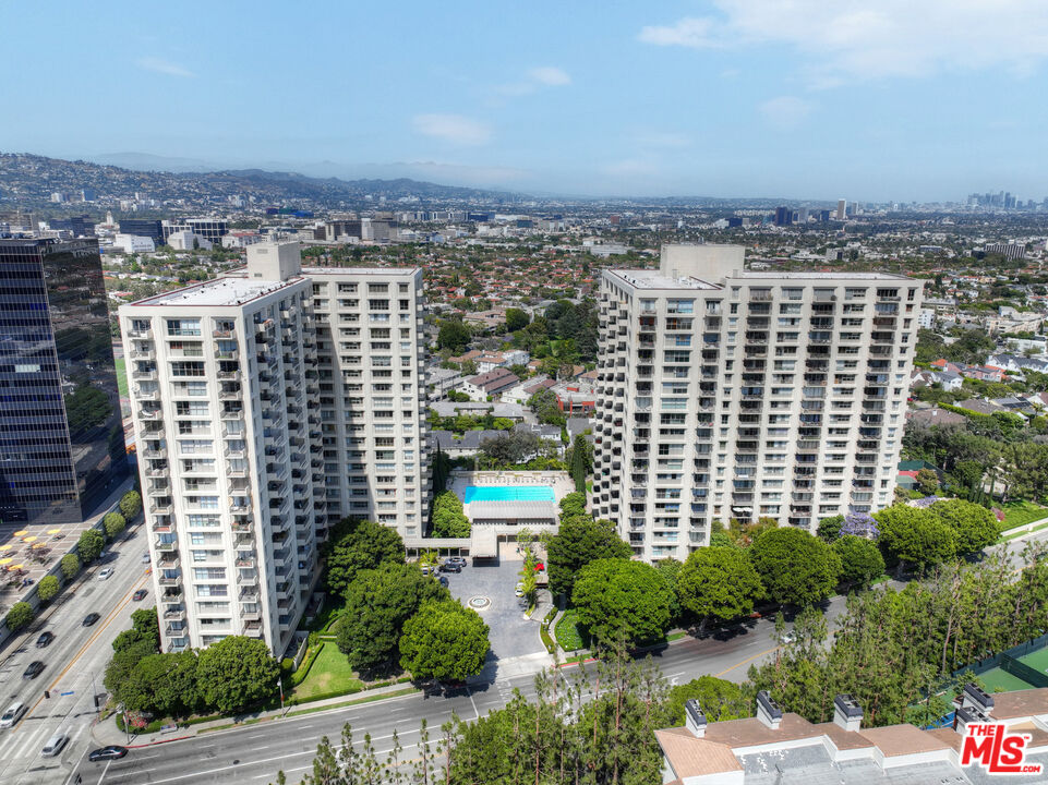 2160 Century Park Unit: 702