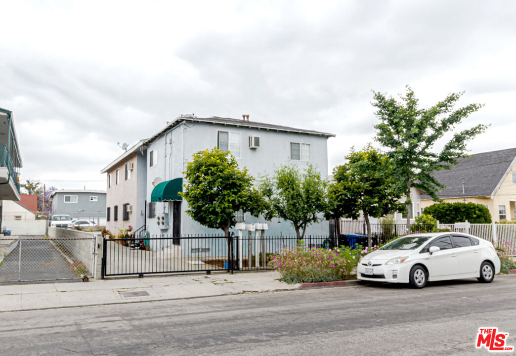 1231 S Harvard Blvd