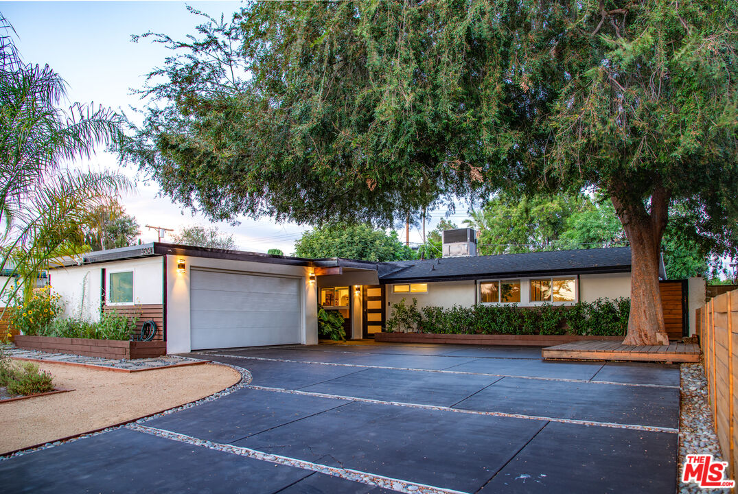 6504 Rhea Ave