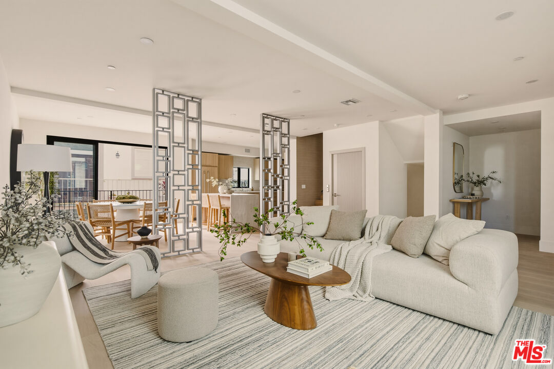 11967 Mayfield Ave Unit: 105