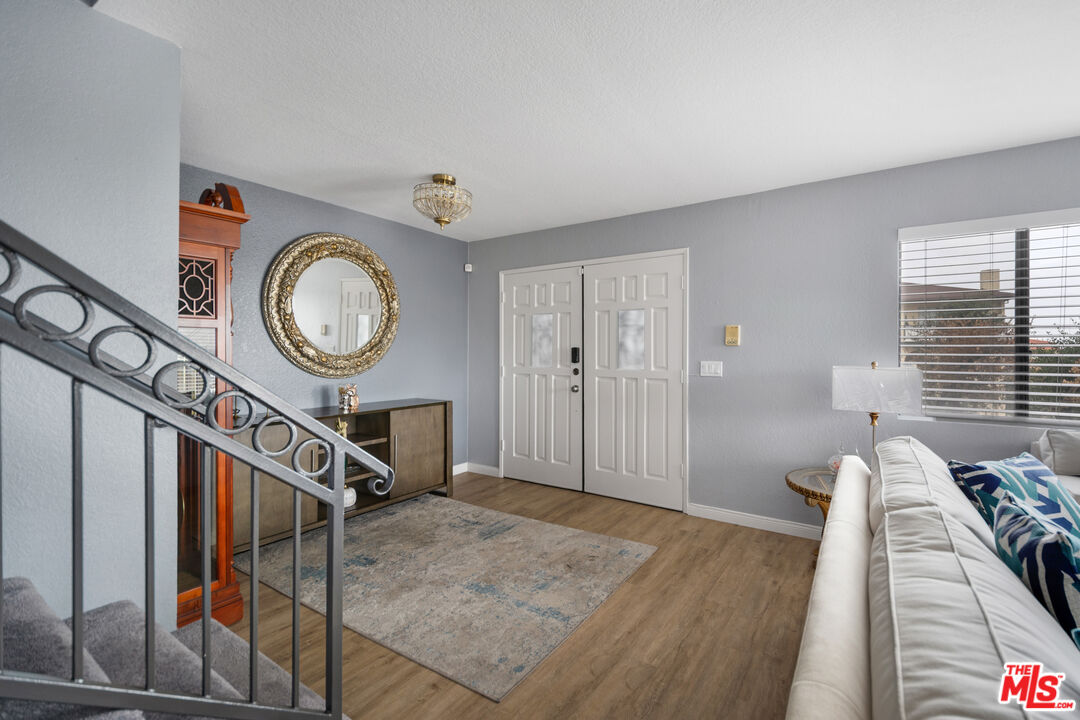 845 W 19th St Unit: 1