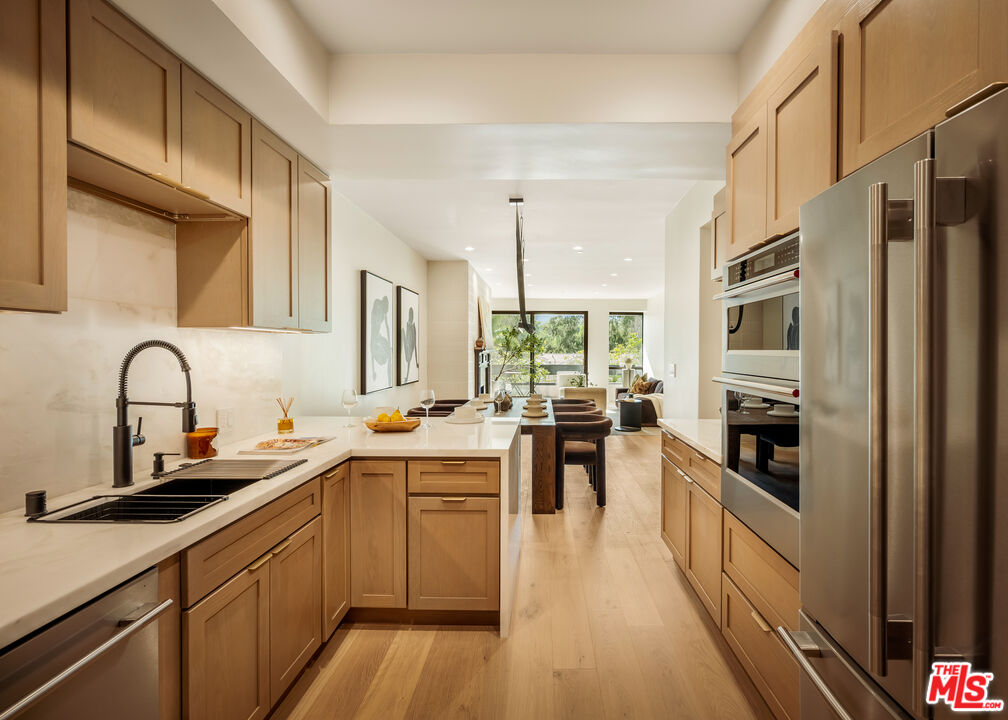 10551 Wilshire Blvd Unit: 403