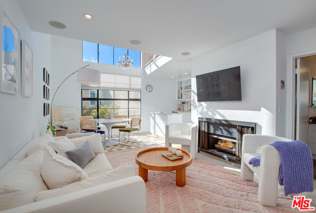 11645 Montana Ave Unit: 311