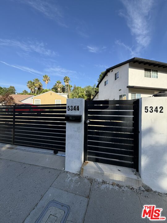 5342 Don Pio Dr