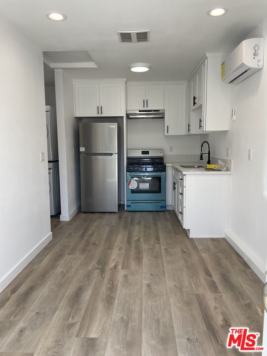 6627 Kraft Ave Unit: 1/2