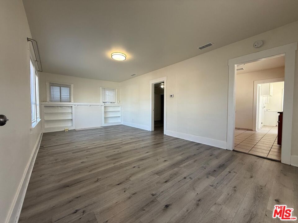 1116 Irving Ave