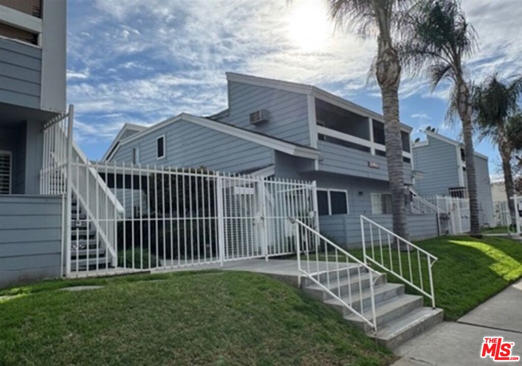 20930 Parthenia St Unit: 207