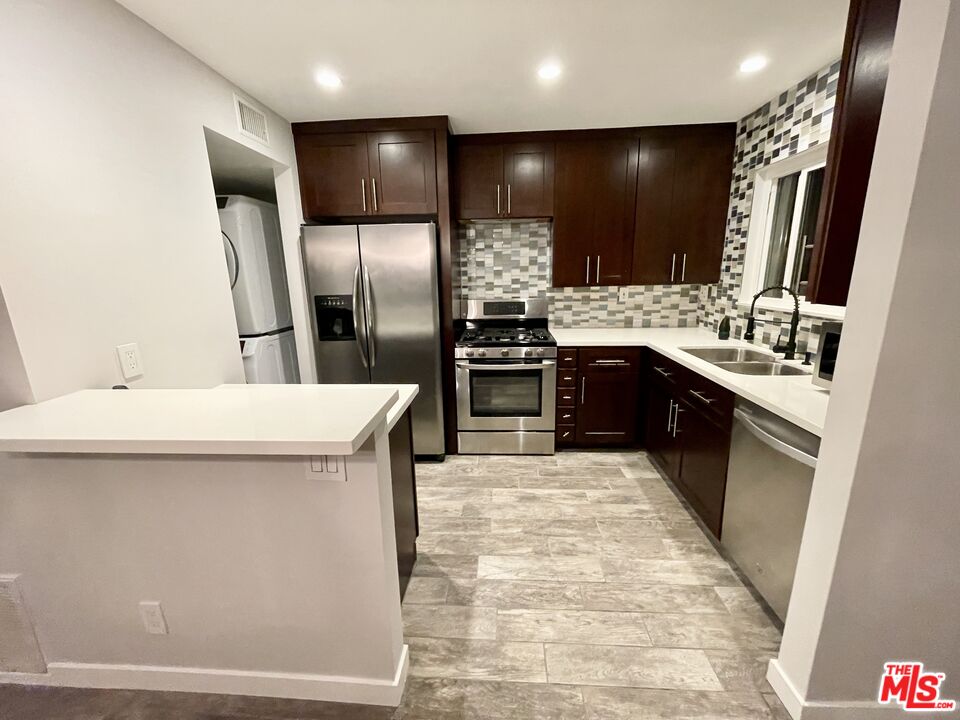 10817 WHIPPLE ST Unit: 18