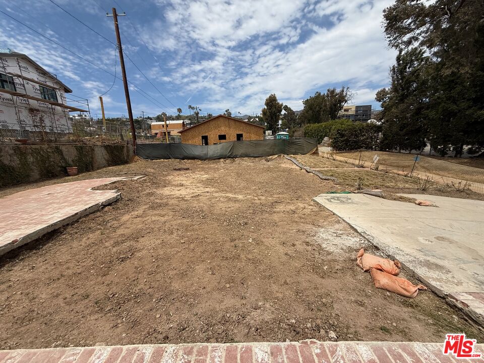 16655 W Sunset Blvd