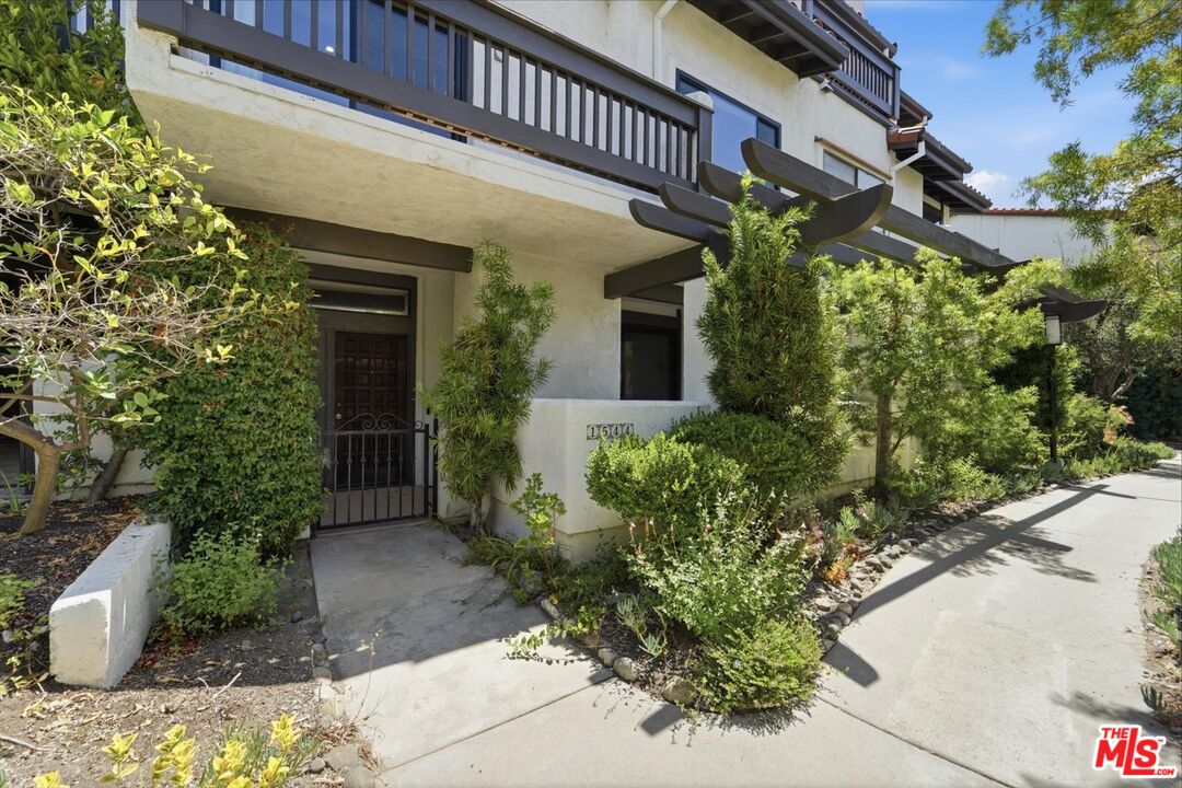 1544 Michael Ln