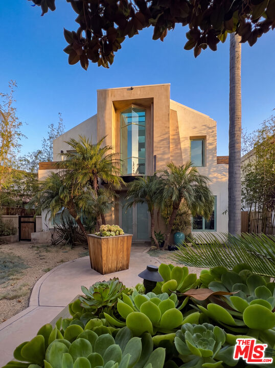 Photo of 358 11th St, Santa Monica, CA 90402