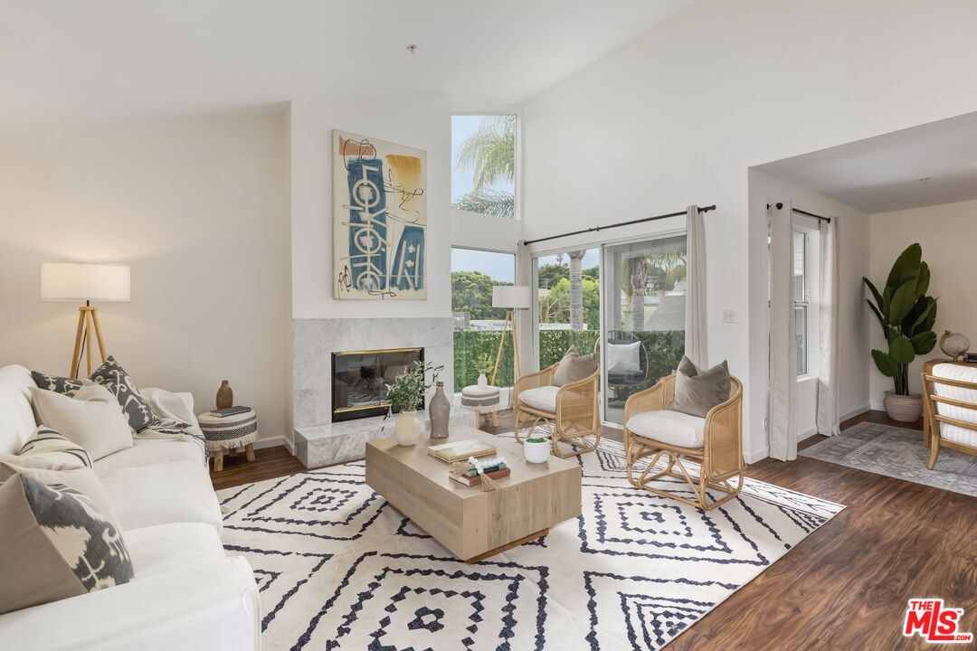 2222 5th St Unit: 301