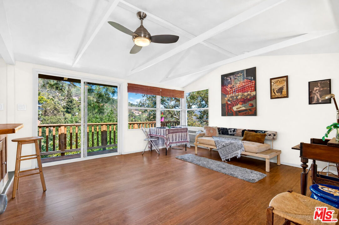 19899 Grand View Dr