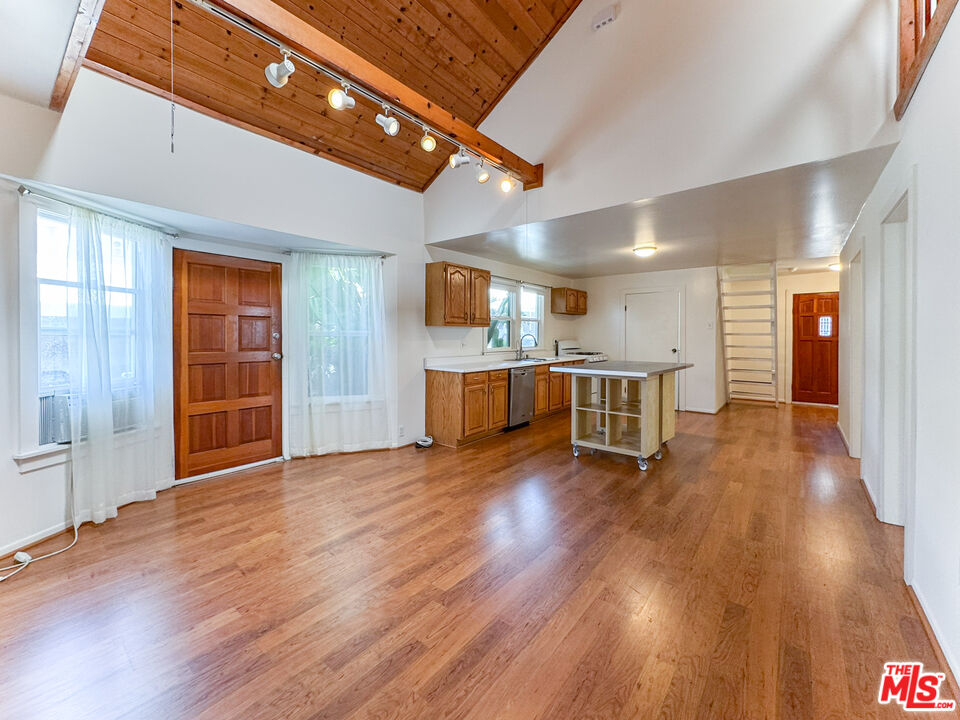 2713 3rd St Unit: E