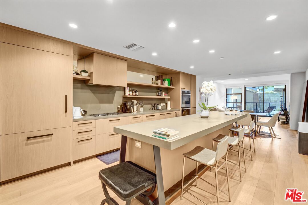 10777 WILSHIRE BLVD Unit: 209