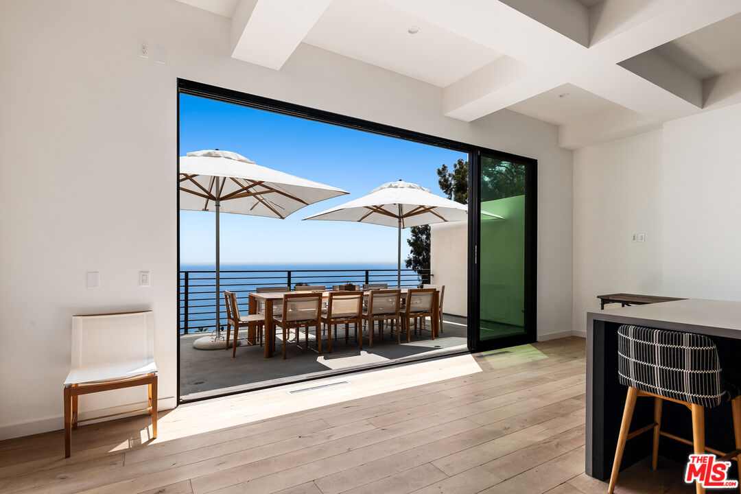 3359 Rambla Pacifico