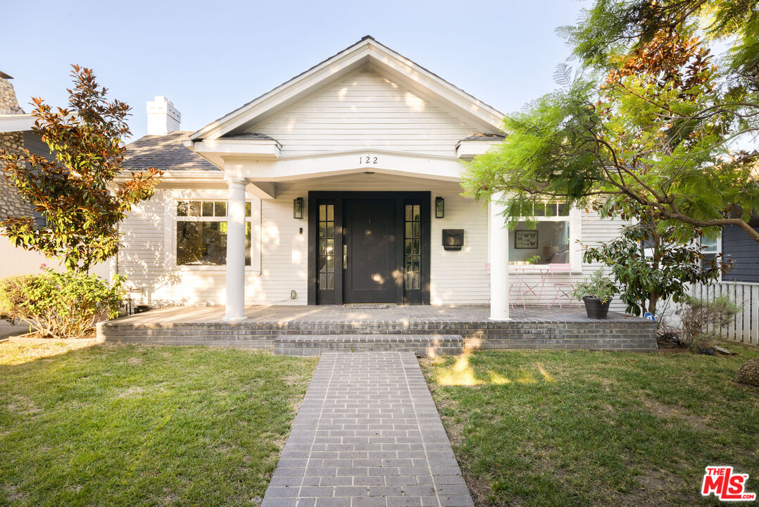 122 N Wilton Pl