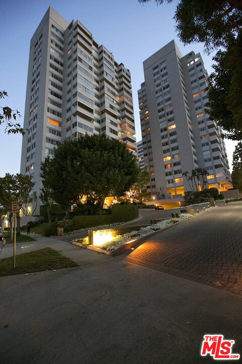 865 Comstock Ave Unit: 6A