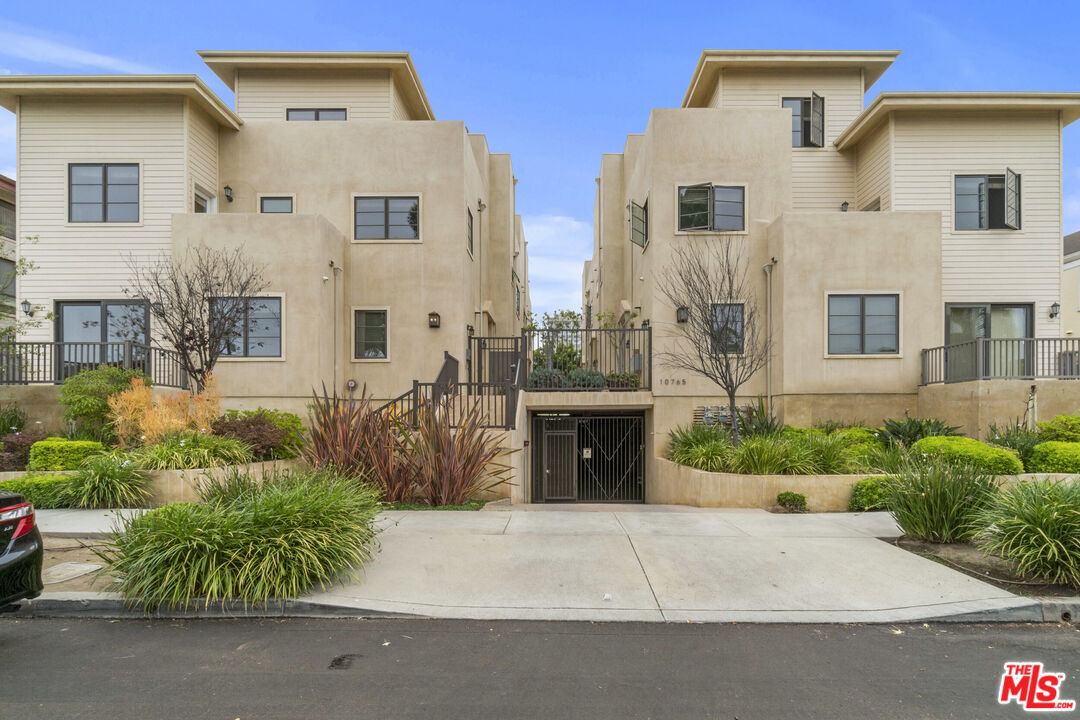 10765 Wilkins AVE Unit: 3