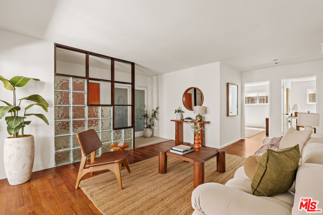 2225 20th St Unit: 2