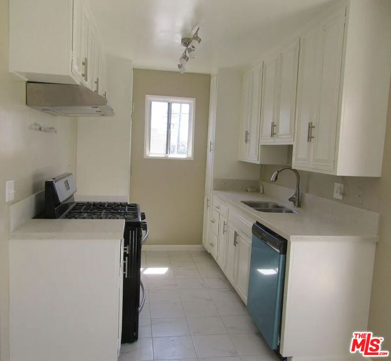 1237 Amherst Ave Unit: 9