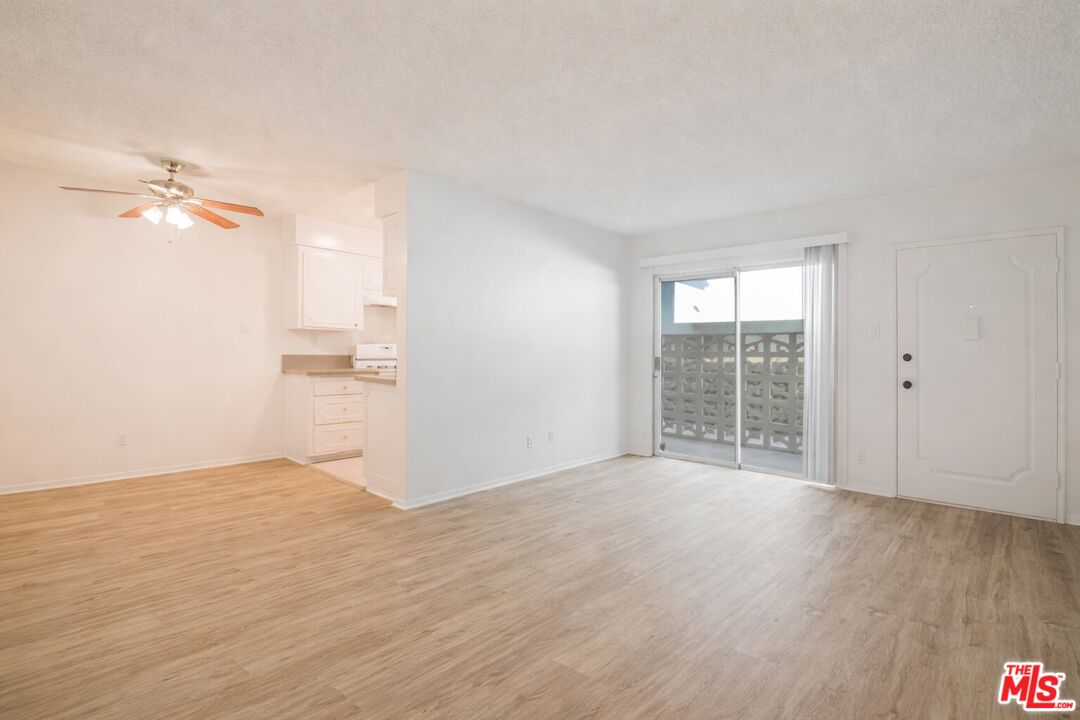 1221 Amherst Ave Unit: 9