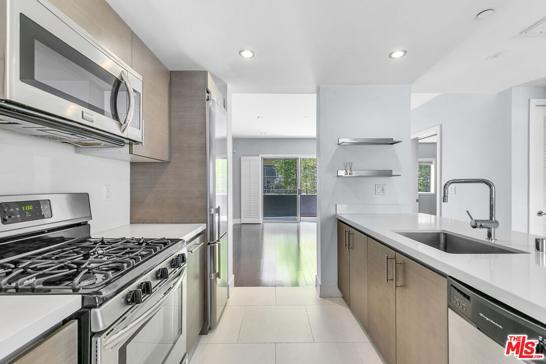 1730 Sawtelle Blvd Unit: 208