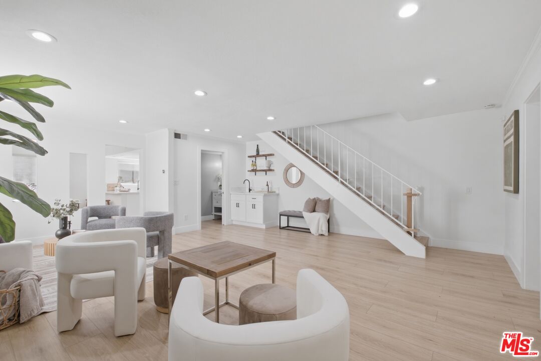 2920 11th St Unit: 6