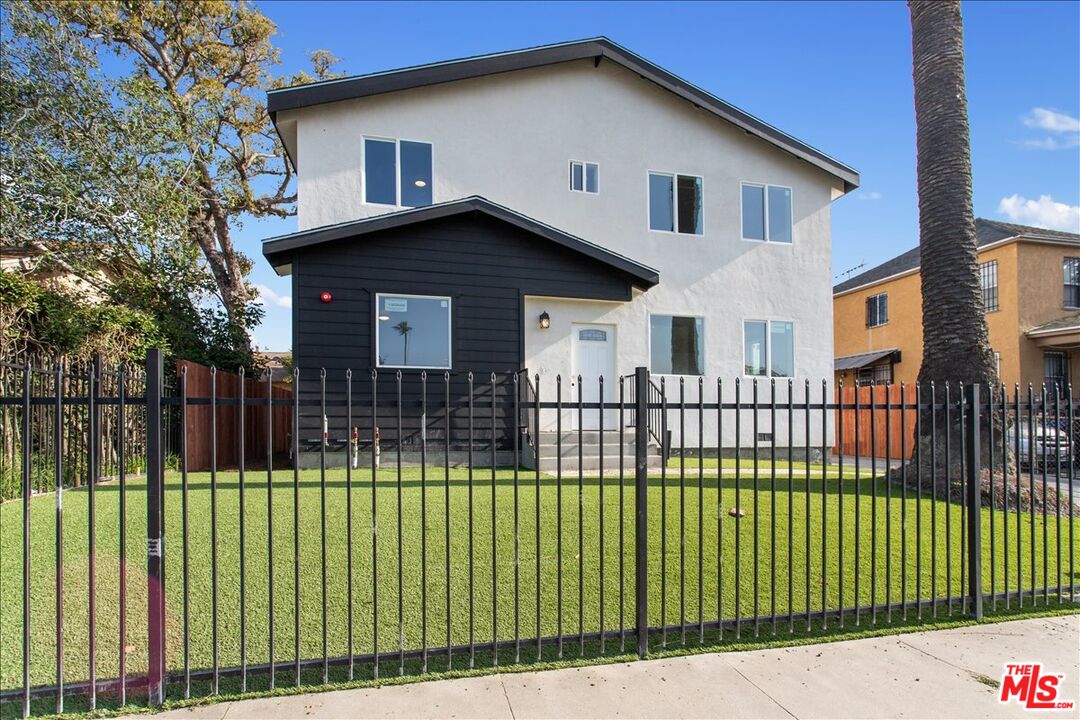 4321 Honduras St