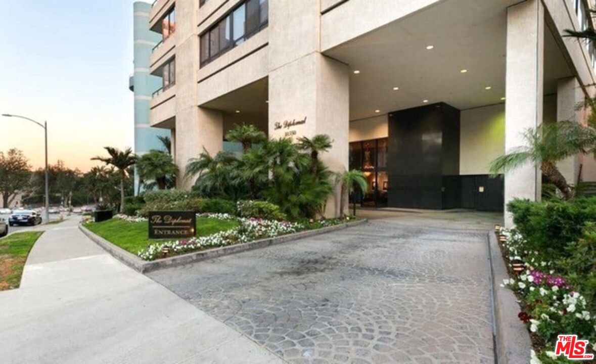 10350 Wilshire Blvd Unit: 404