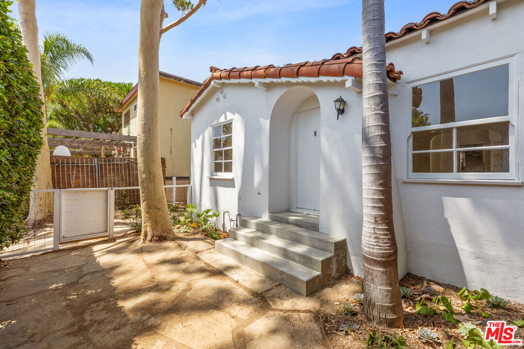 643 VERNON AVE