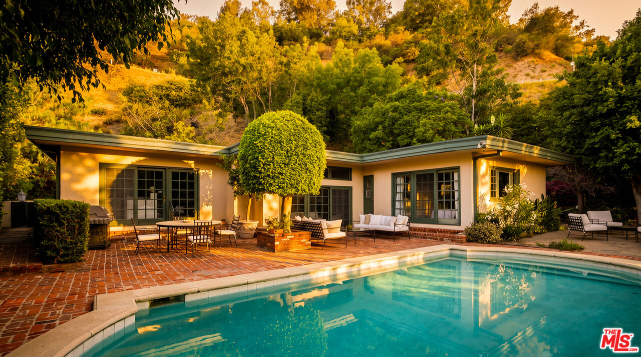 10216 Cielo Dr