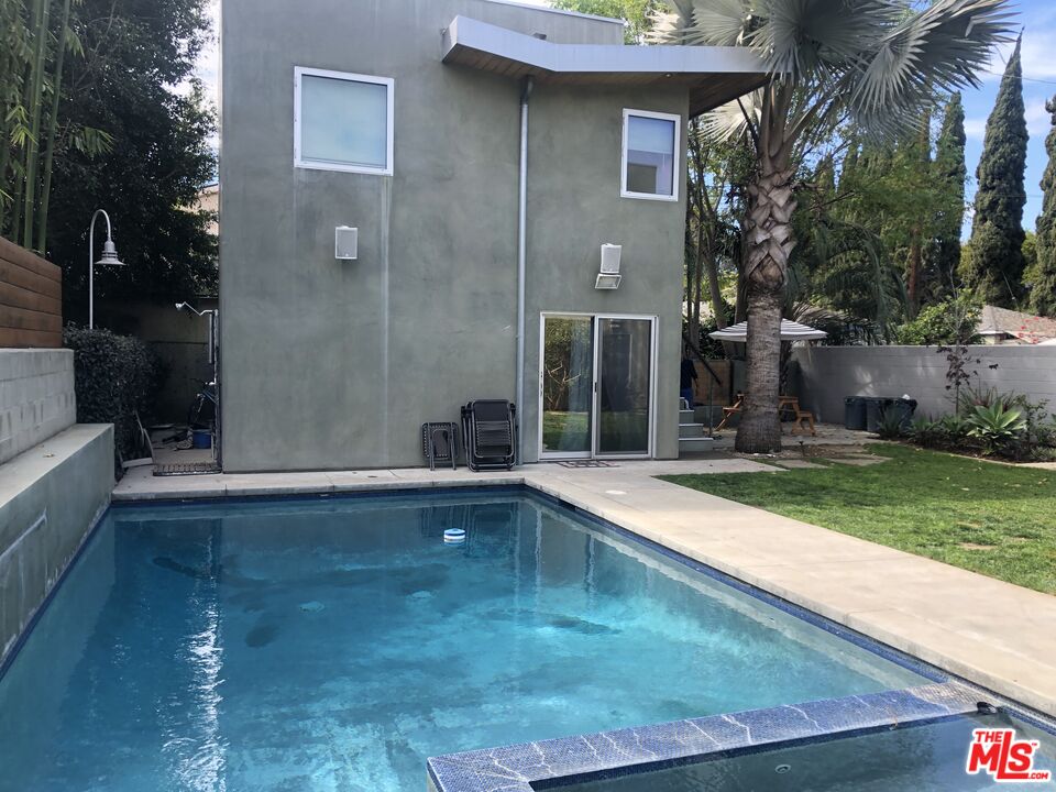 2491 Granville Ave Unit: B