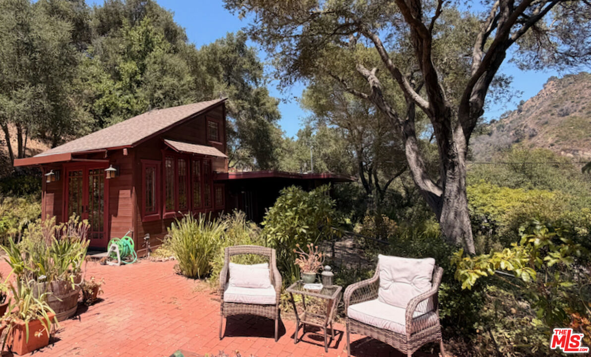 19559 Cave Way