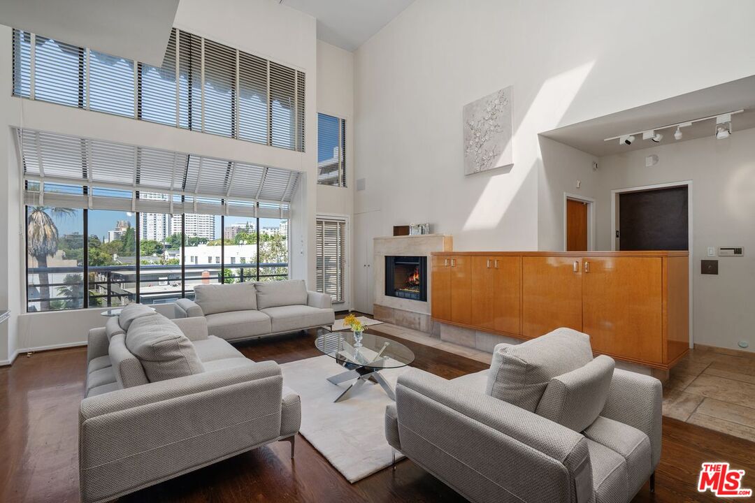 1360 S Beverly Glen Blvd Unit: PH301