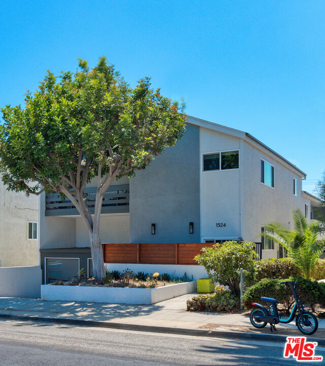 1524 Berkeley St Unit: 5