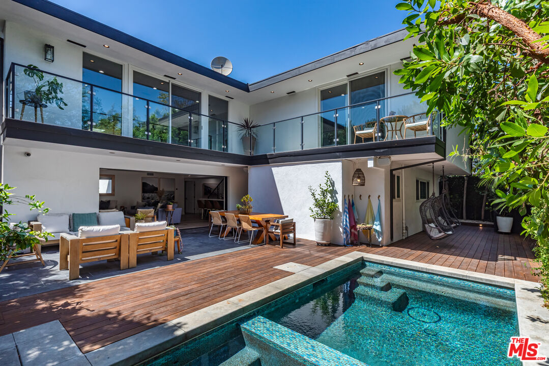 3240 Shelby Dr