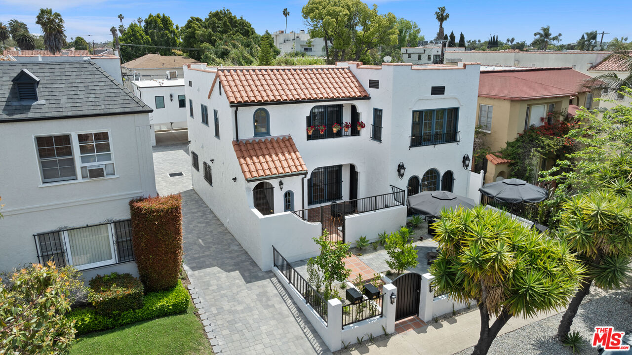 458 N Sierra Bonita Ave Unit: 460