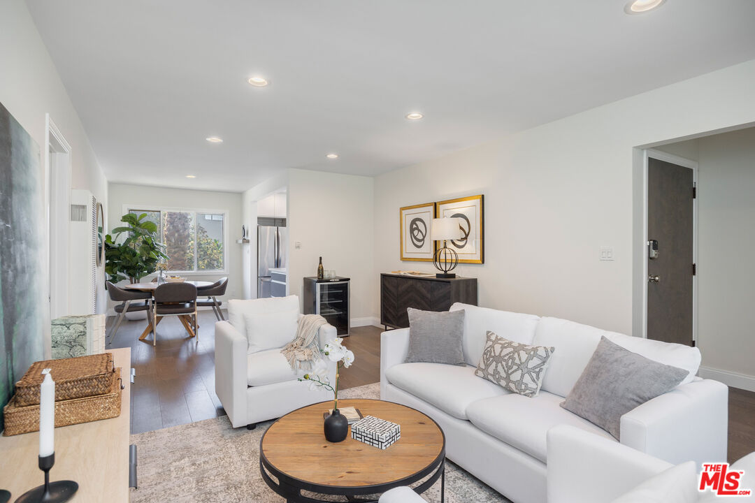 827 Bay St Unit: 5