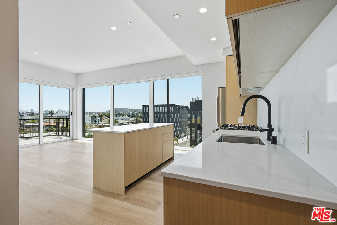 3555 Overland Ave Unit: 305