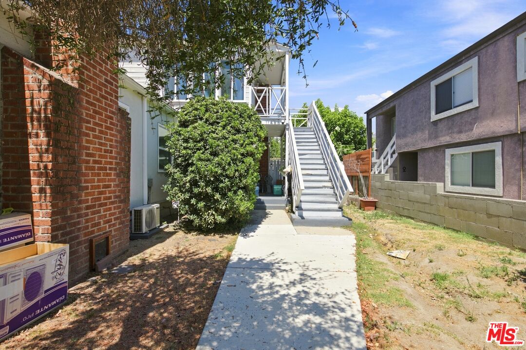 11485 Cumpston St