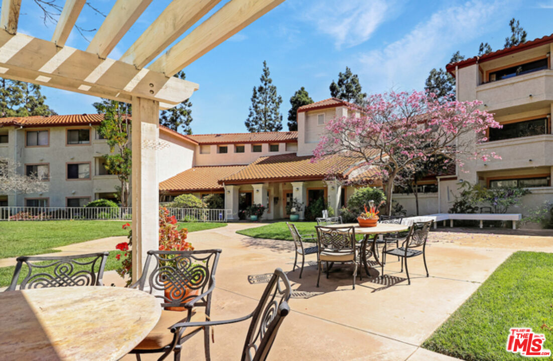 501 Palisades Dr Unit: 103