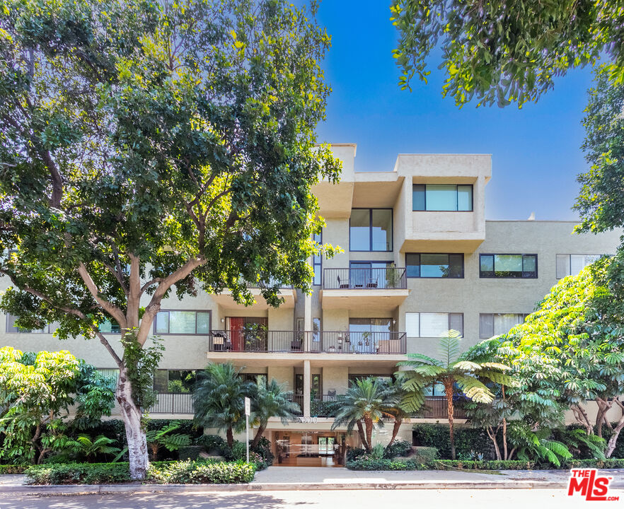9000 Cynthia St Unit: 306