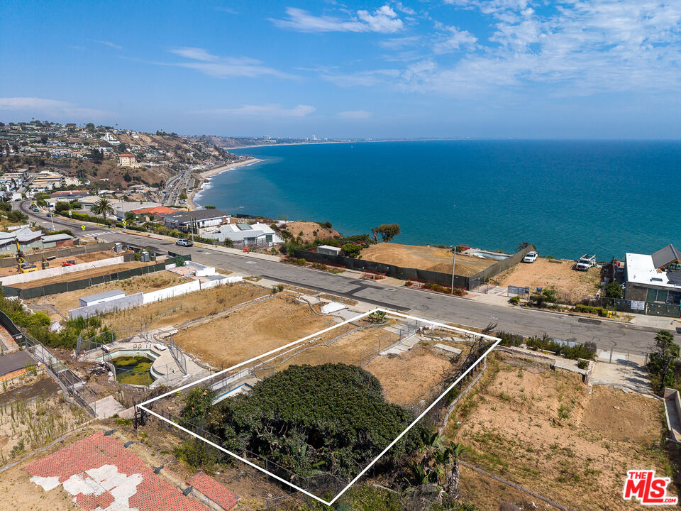18341 Coastline Dr